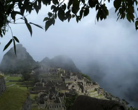 Rocks blocking Train Tracks Strand Nearly 1,000 Tourists near Machu Picchu
